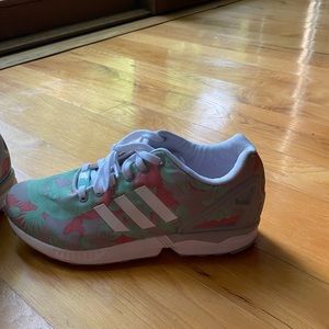 Woman’s Adidas Torsion Shoes